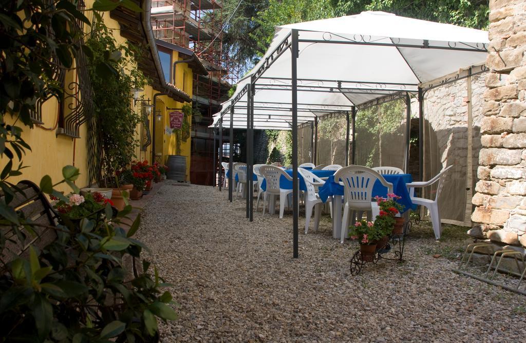 Arco Dei Nobili Bed & Breakfast Monforte D'Alba Exterior photo