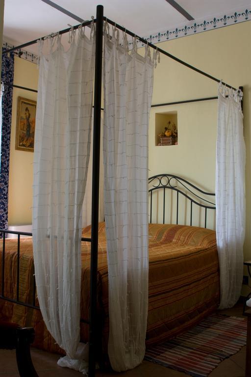 Arco Dei Nobili Bed & Breakfast Monforte D'Alba Exterior photo